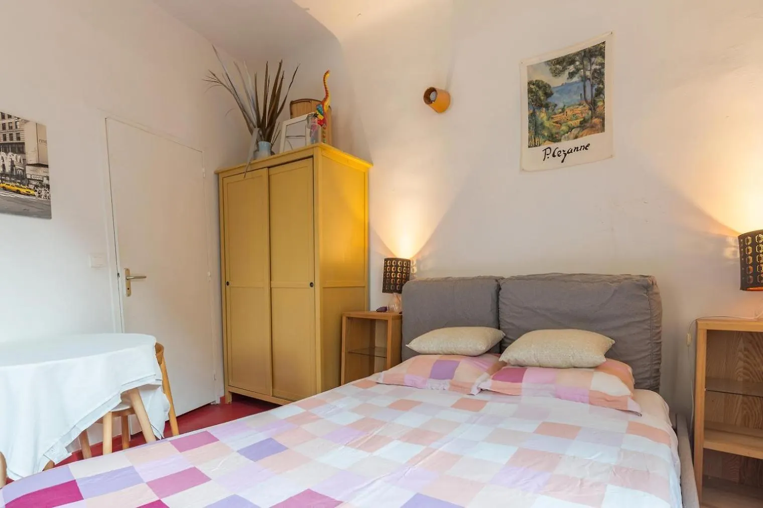 Finsonius Studios Aix-en-Provence 2*,